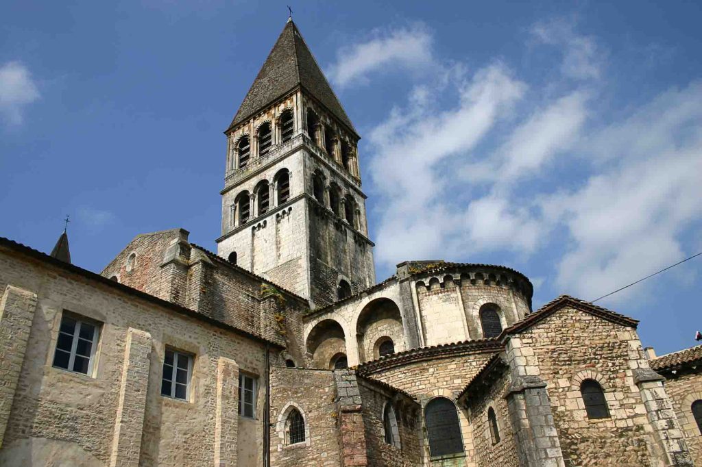 Le clocher roman de l'abbatiale Saint-Philibert de Tournus