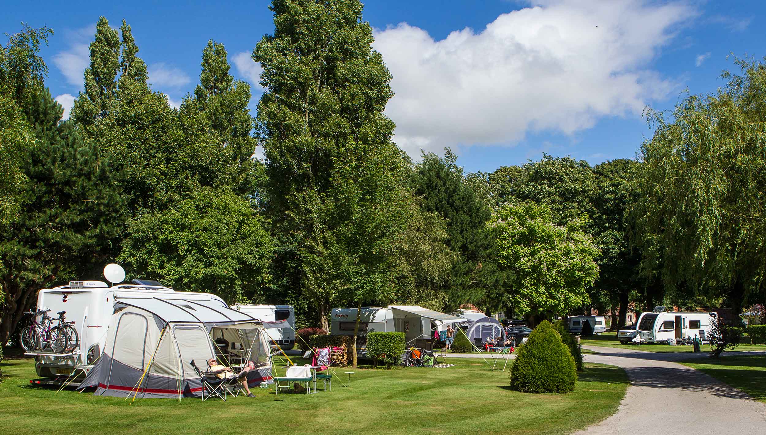 Emplacements de camping au Castel Camping la Bien Assise